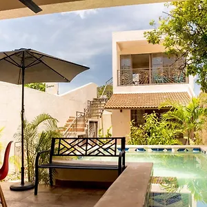 Casa Palmas By Majikal Merida